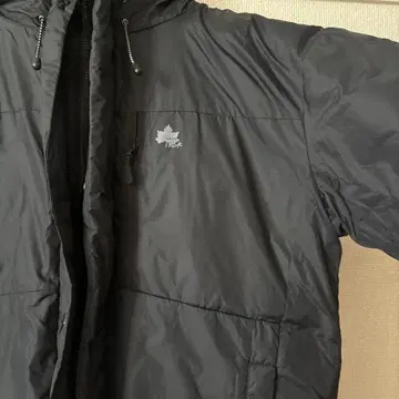 후드 부착 블랙 다운 자켓