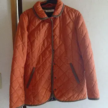 오렌지 퀼팅 자켓 후드 부착