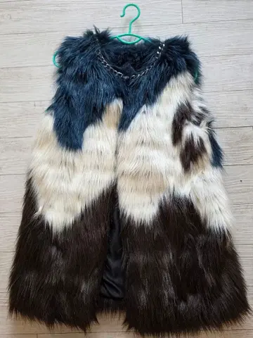 GUESS 인조 모피 베스트 파랑 화이트 블랙