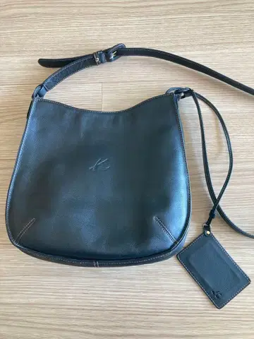 새상품급 키타무라 블랙 가죽 숄더백 사선 가케 패스케이스 포함