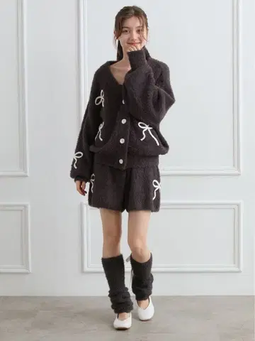 [ 3세트 ] 리본 페더 가디건 & 숏팬츠 & 레그 워머