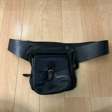 IL BISONTE 일비종떼 가죽 바디백 웨스트 파우치 레어