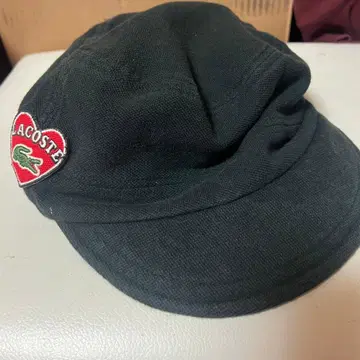 LACOSTE 블랙 캡 하트 로고