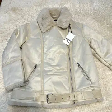 미사용품 ZARA 페이크 무스탕 코트 화이트 아이보리 라이더스