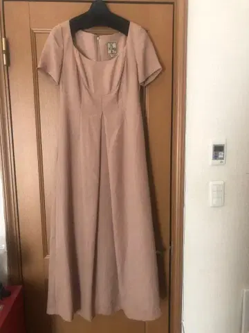 새상품급 호코모모라 베이지 반팔 롱 원피스 40