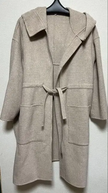 미라 오웬 후드 부착 롱 코트