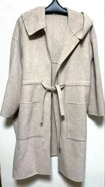 미라 오웬 후드 부착 롱 코트