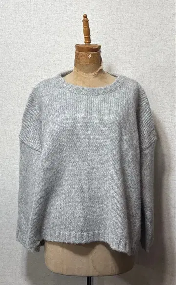 23구 알파카 혼방 티셔츠 38 사이즈 새상품 (택 포함)