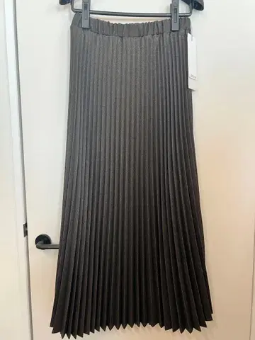 [ 새상품 ] URVIN 플리츠 롱 스커트 브라운