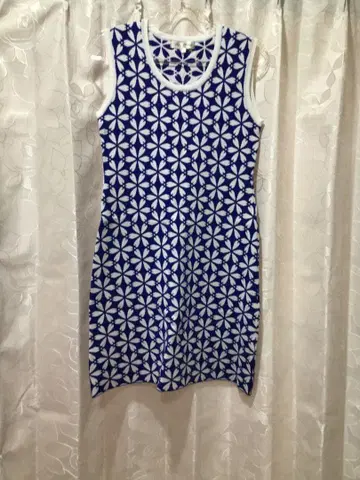 Super Beauty 슬리브리스 무릎 기장 원피스 40