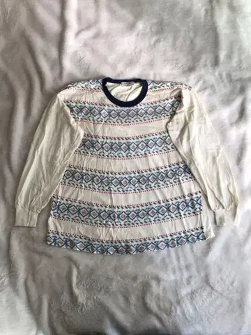 빈티지 기하학 패턴 티셔츠