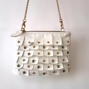 [ 미사용 ] ZARA 화이트 가죽 스컬 스터드 미니 숄더 백