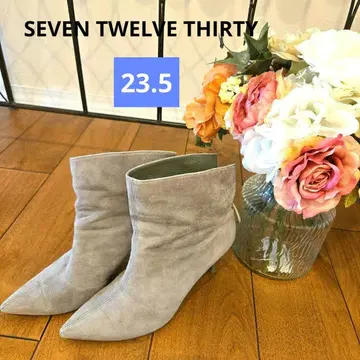 SEVEN TWELVE THIRTY 그레이지 스웨이드 부티