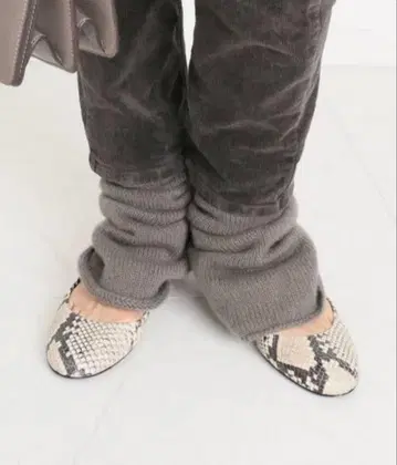 Deuxieme Classe 두지엠 클라세 레그 워머