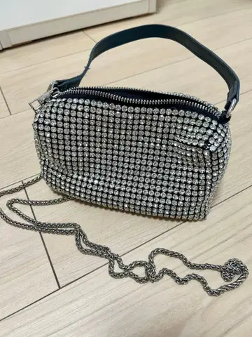 비쥬 파우치 숄더백 PETA +JAIN 크리스탈 장식