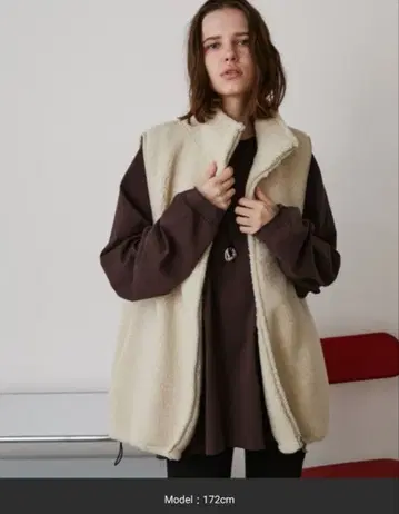 스탠드넥 보아 베스트 안티로자 홀리데이