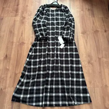 새상품 vin 정가 1만 9000엔 롱 원피스 스콧 클럽