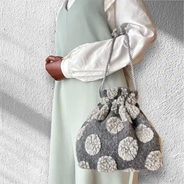 신상 복조리 이탈리아제 니트 큰 도트 무늬 그레이