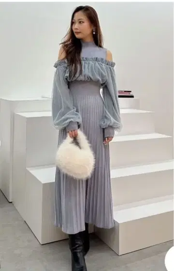 이소재 튤 도킹 오프숄더 니트 원피스