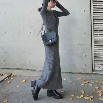 헨리넥 롱 리브 원피스