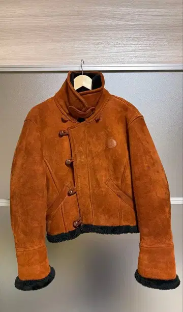 BA TSU 바츠 무스탕 코트