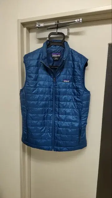 새상품급 파타고니아 M 다운 베스트 러그 블루