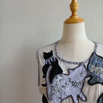 고양이 패턴 티셔츠 자수 비즈 꽃 메쉬