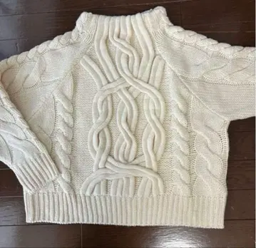 디자인 케이블 보틀넥 니트 화이트 부기우기