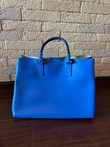 [레어 컬러] 새상품급 BARNEYS NEWYORK 가죽 토트 블루