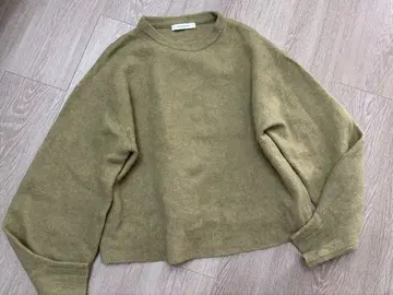 [ 새상품급 ] Doux Archives 올리브 그린 긴팔 니트