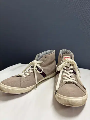 mobus 그레이 하이컷 스니커즈