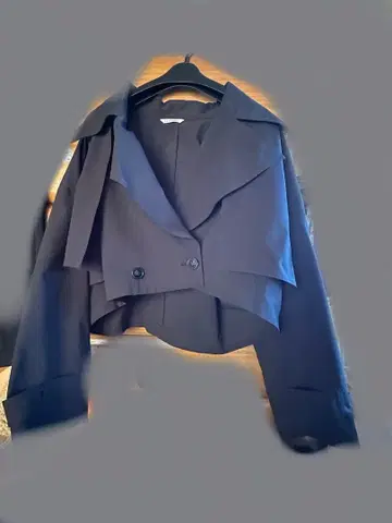 릴암비션 Lil Ambition 숏 트렌치코트 블랙