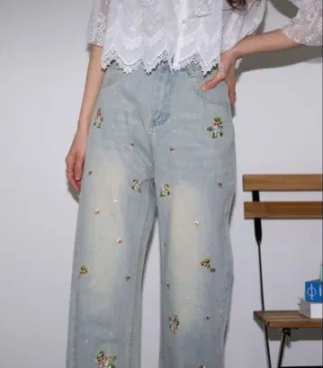 pumpkin port 지르콘x꽃 자수 데님 롱 팬츠