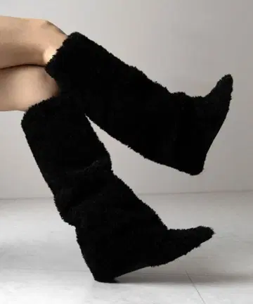 블랙 퍼 롱 부츠