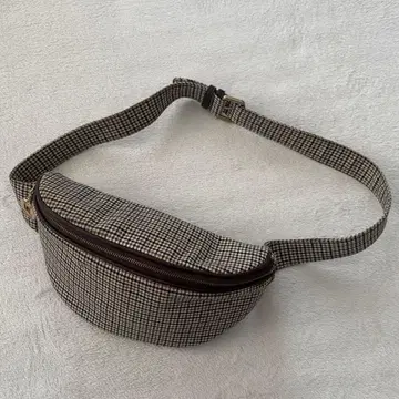미라 오웬 체크 무늬 웨스트 파우치