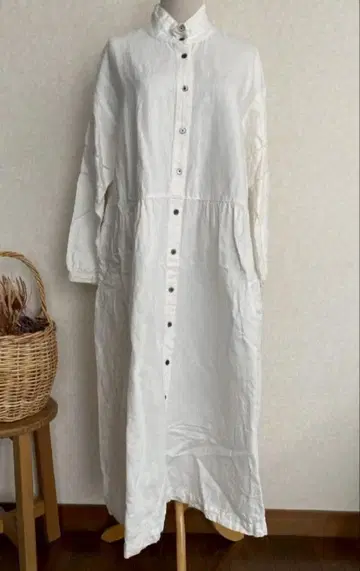 새상품급 TUHARU by SM2 인기 백 자수 린넨 원피스 오프 F