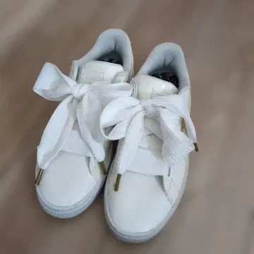 PUMA Basket 화이트 스니커즈