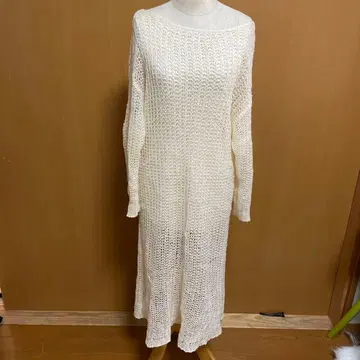 아이보리 니트 오프숄더 롱 원피스