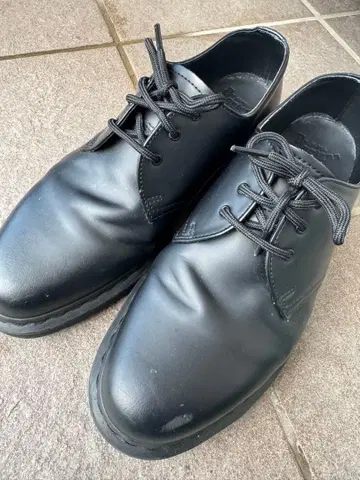 닥터마틴 가죽 블랙 레이스업 슈즈