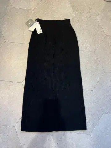 3D KNIT 블랙 타이트 스커트 UNIQLO