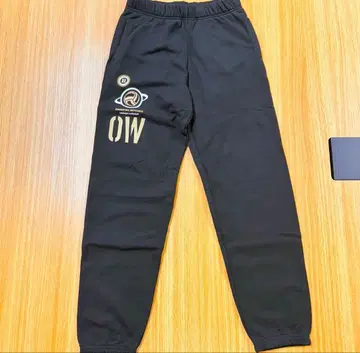 오리엔탈 위치스 맨투맨