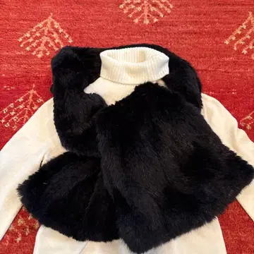 블랙 퍼 스카프