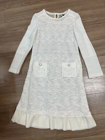 TO BE CHIC 화이트 니트 원피스 포켓 부착