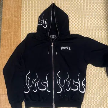 Supplier 프레임 디자인 블랙 후드티