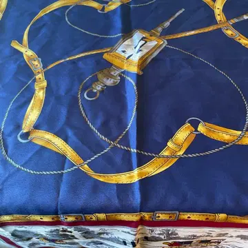 네이비 실크 스카프 마구 모티브