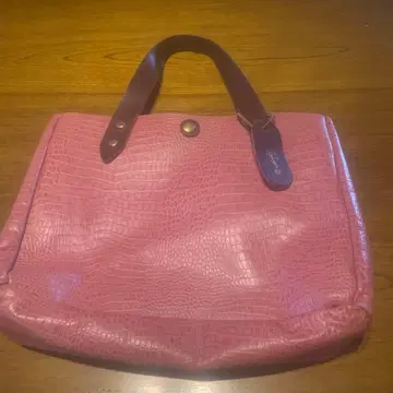 핑크 크로커다일풍 핸드백