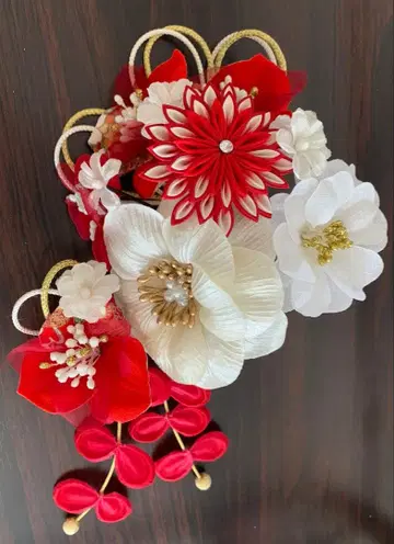 새상품급 머리 장식 빨간색 화이트 성인식 졸업식 결혼식 헤어 액세서리