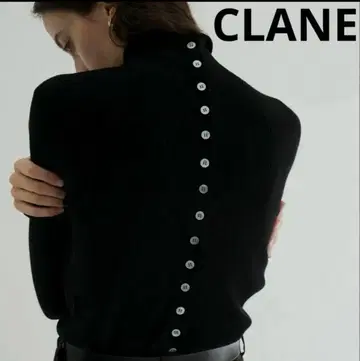 CLANE W FACE BUTTON KNIT TOPS