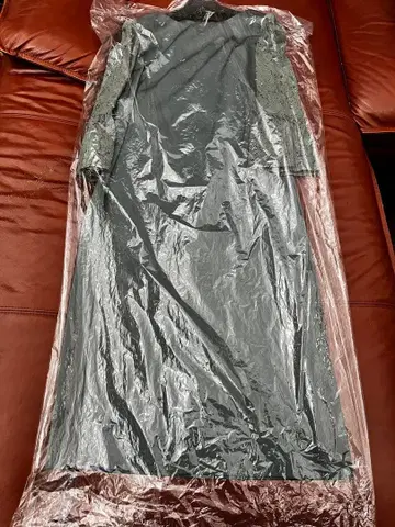 [ 1회만 사용/클리닝 완료 ] 예카 베 벨 슬리브 드레스