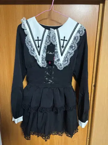 MARS 크로스 자수 3단 프릴 셋업